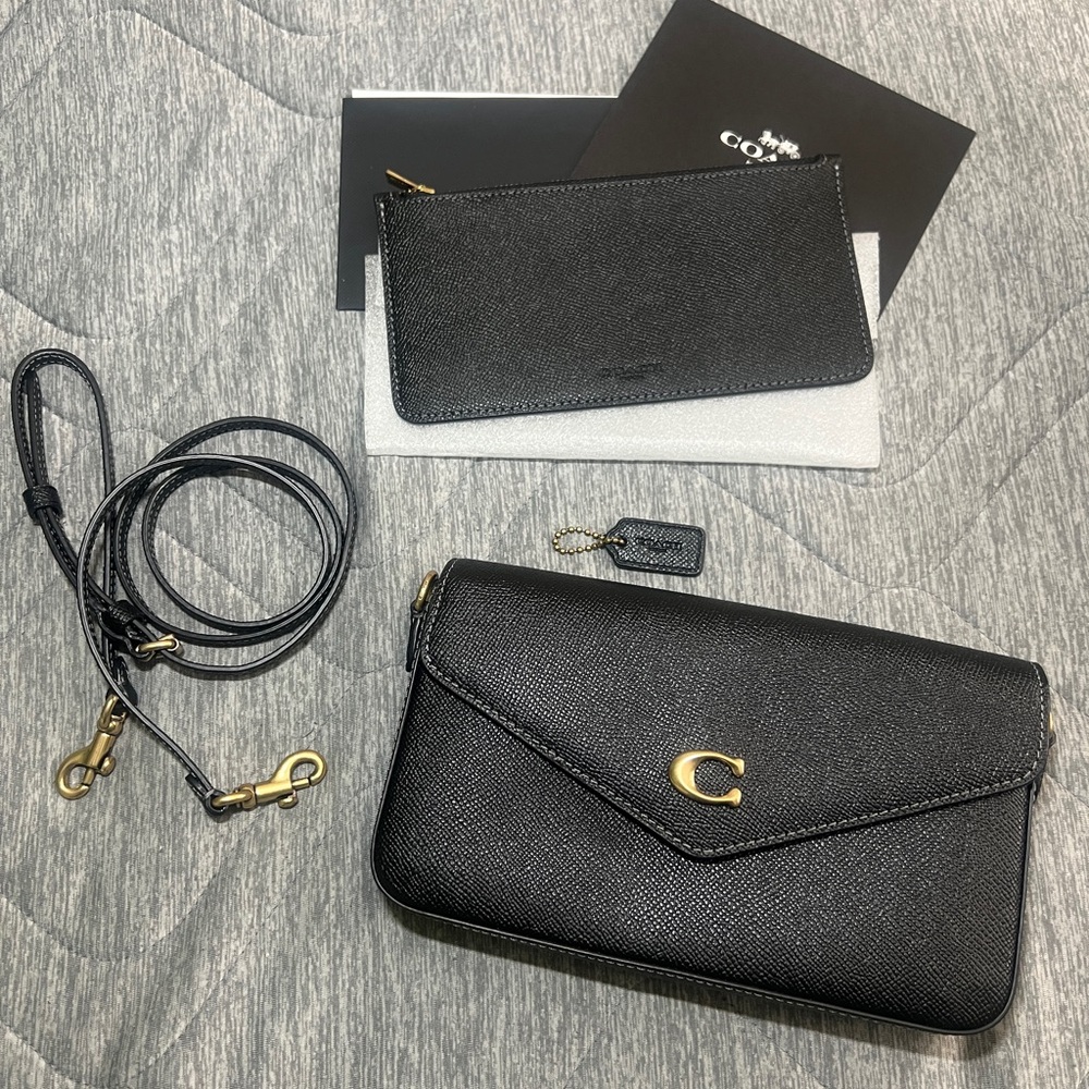 COACH WYN crossbody